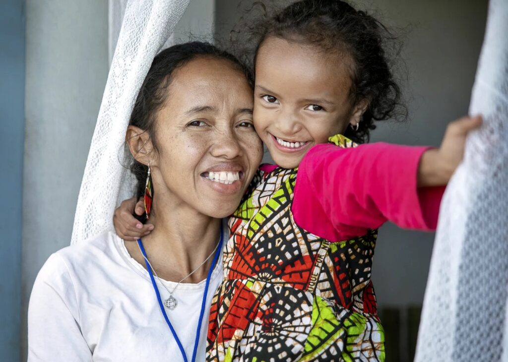 En honor al Día de la Madre: 5 mujeres que nos inspiran con su resiliencia y fortaleza 8 Madre4